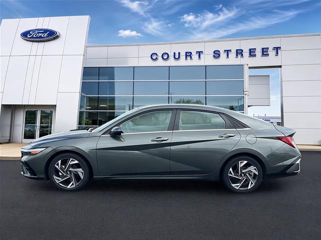 2025 Hyundai Elantra - $21,017