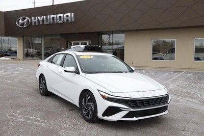 2024 Hyundai Elantra SEL 4DR Sedan