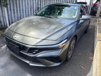2024 Hyundai Elantra SEL 4DR Sedan