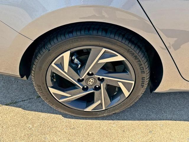 2025 Hyundai Elantra - $26,365