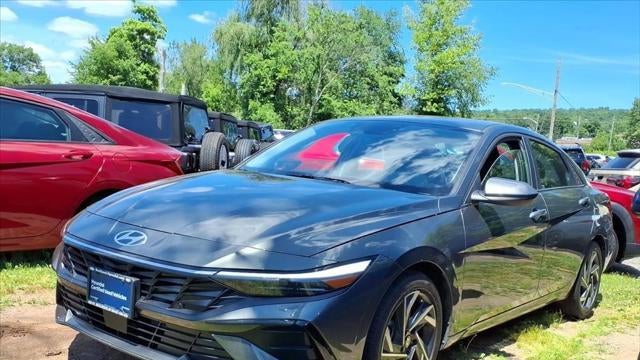2025 Hyundai ELANTRA SEL Convenience