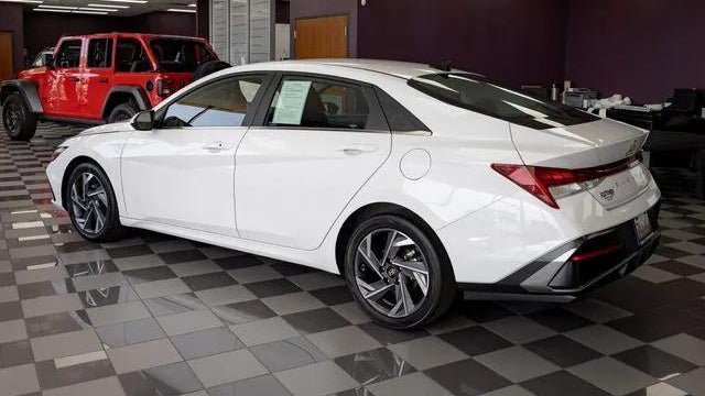2025 Hyundai ELANTRA SEL Convenience