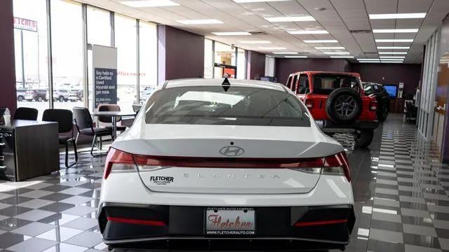 2025 Hyundai ELANTRA SEL Convenience