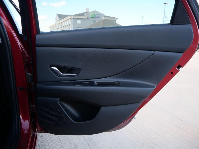 2025 Hyundai Elantra - $19,904
