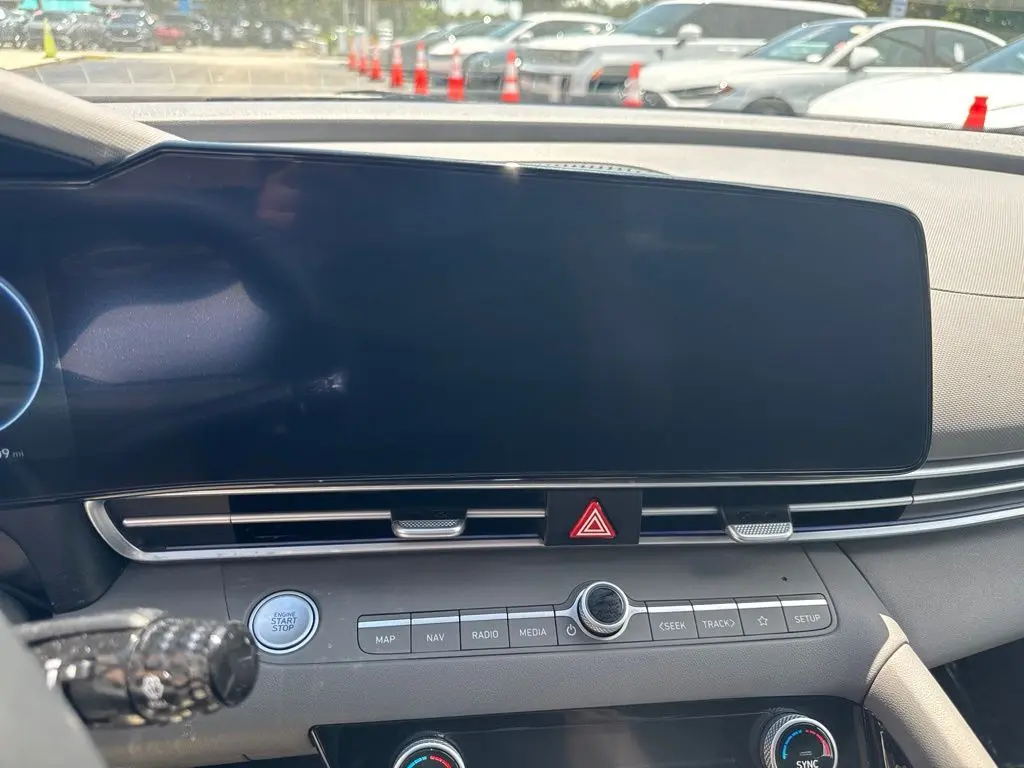 2025 Hyundai Elantra - $19,300
