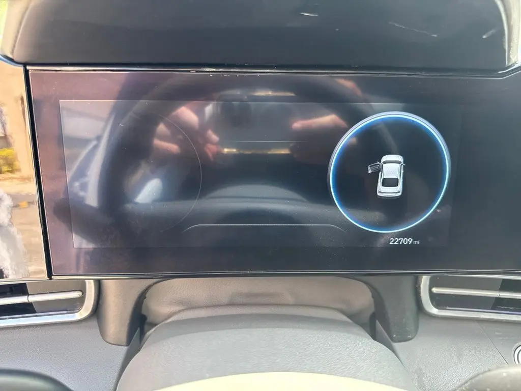 2025 Hyundai Elantra - $19,300