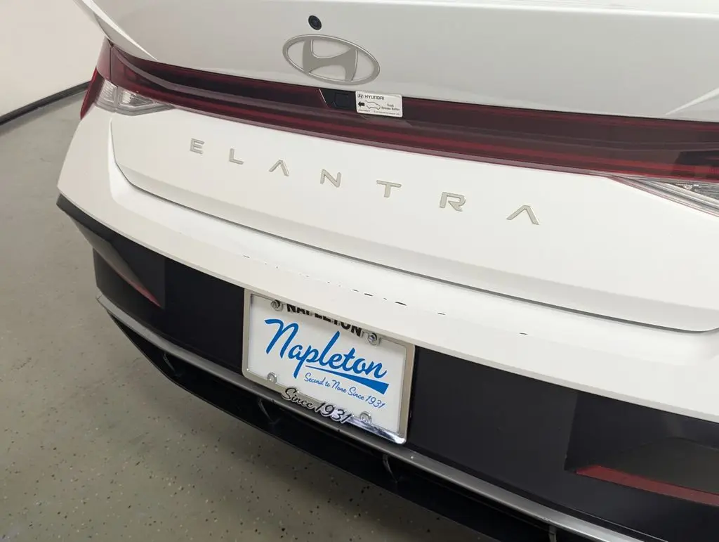 2025 Hyundai Elantra - $19,300