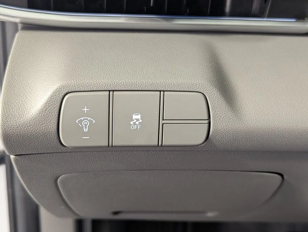 2025 Hyundai Elantra - $19,300