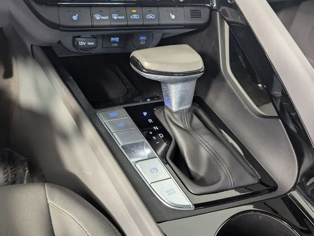 2025 Hyundai Elantra - $19,300