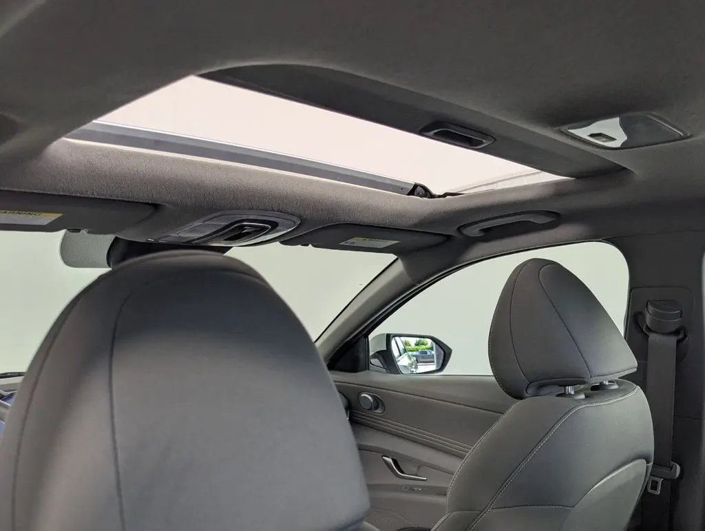 2025 Hyundai Elantra - $19,300