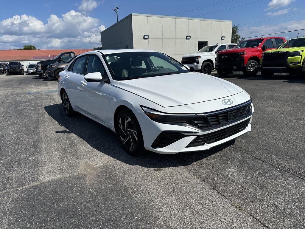 2025 Hyundai Elantra - $22,477