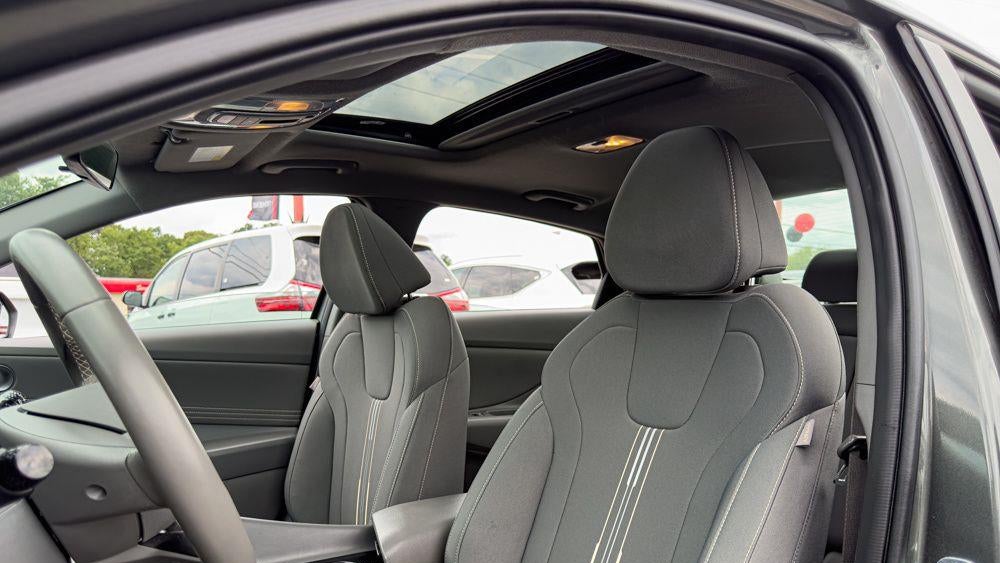 2025 Hyundai ELANTRA SEL Convenience