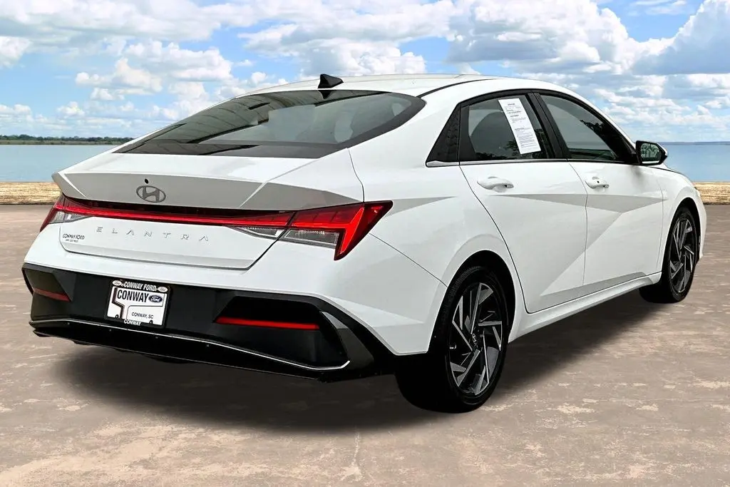 2025 Hyundai Elantra - $20,850
