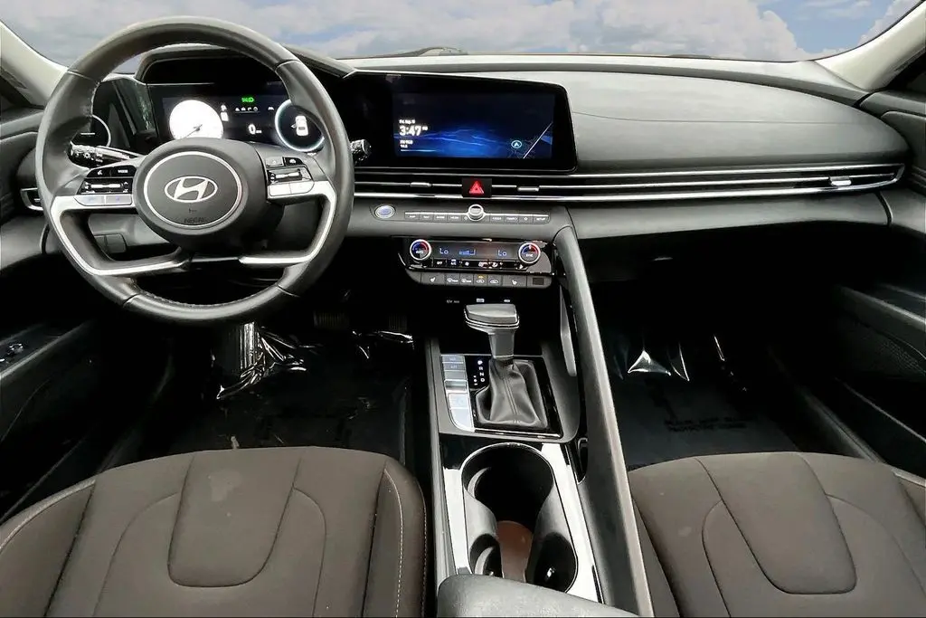 2025 Hyundai Elantra - $20,850