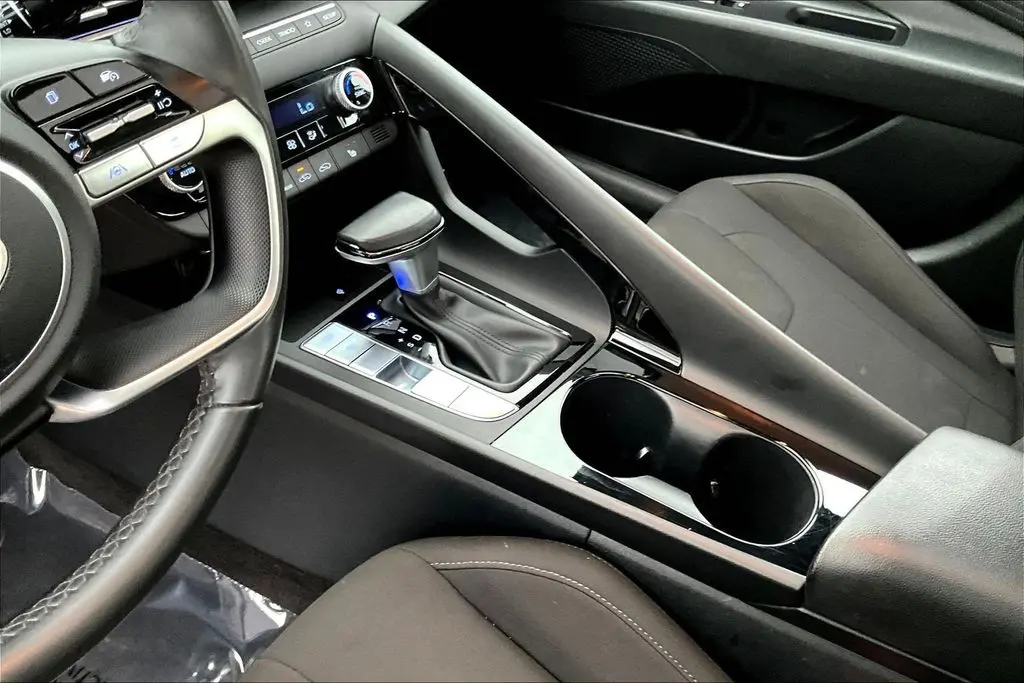 2025 Hyundai Elantra - $20,850
