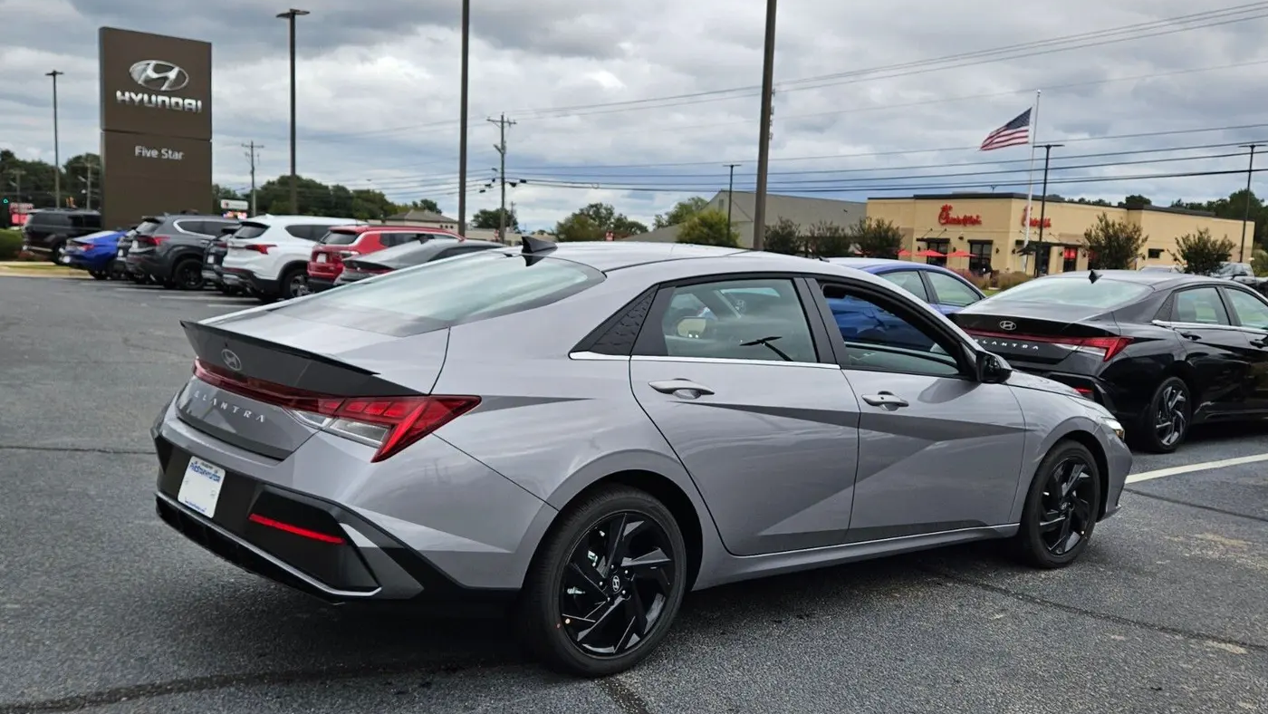 2026 Hyundai ELANTRA SEL Sport Premium