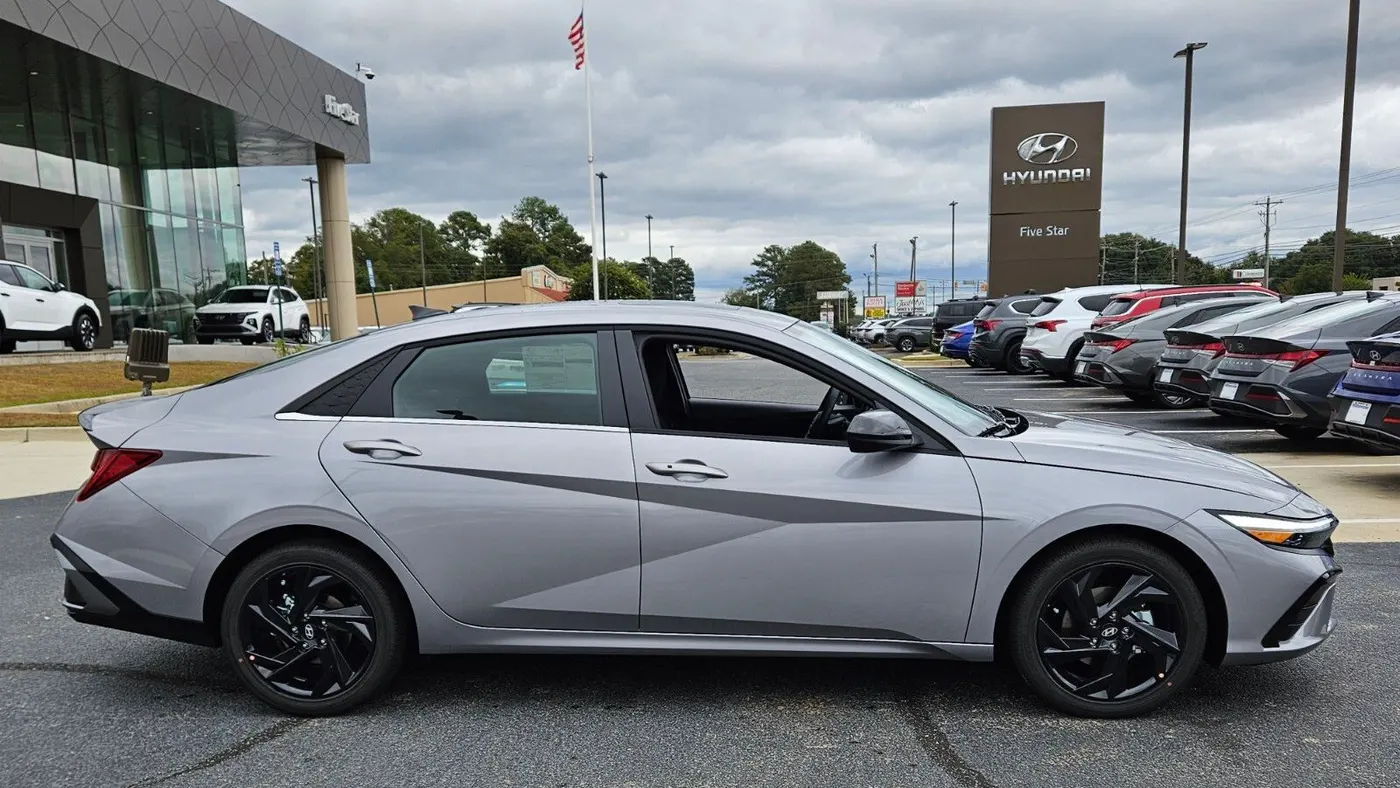 2026 Hyundai ELANTRA SEL Sport Premium