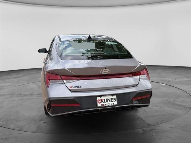 2025 Hyundai Elantra - $21,837