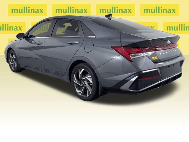 2025 Hyundai Elantra - $21,900