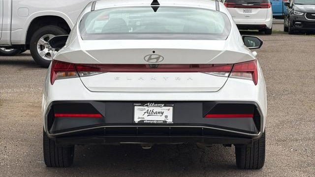 2025 Hyundai ELANTRA SEL Convenience