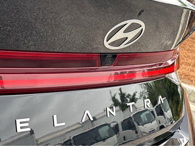 2025 Hyundai Elantra - $21,633