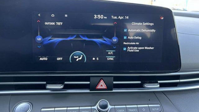 2025 Hyundai ELANTRA SEL Convenience