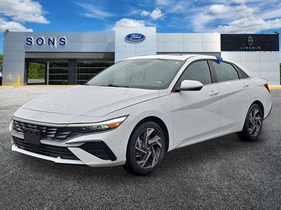 2025 Hyundai Elantra SEL Convenience 4DR Sedan