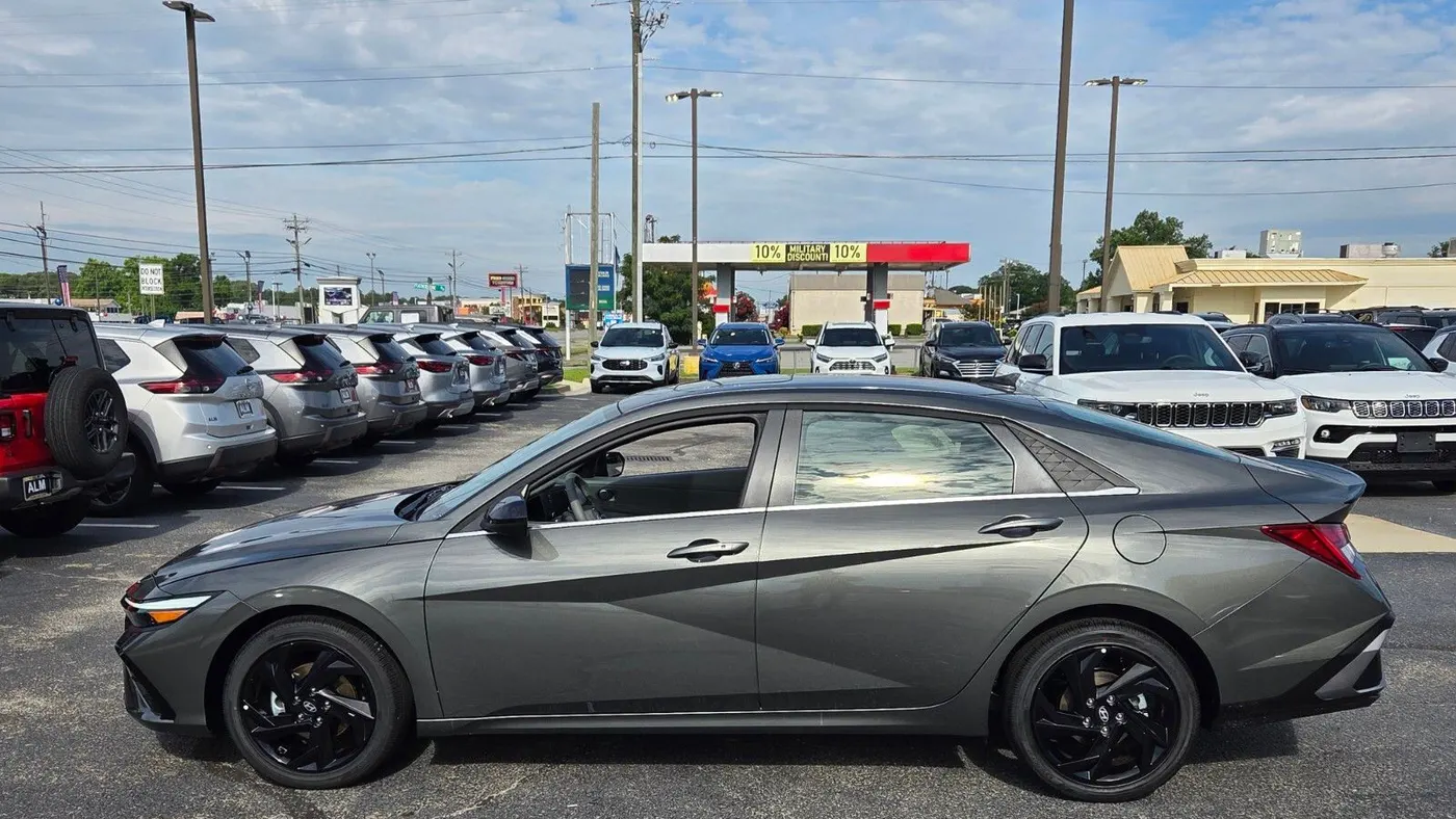2026 Hyundai ELANTRA SEL Sport Premium