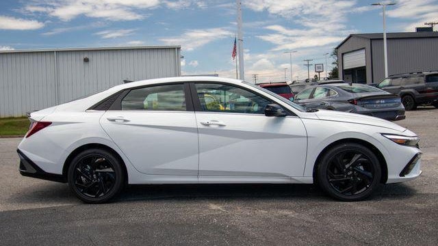 2026 Hyundai ELANTRA SEL Sport Premium