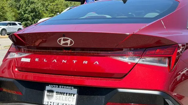 2024 Hyundai ELANTRA SEL