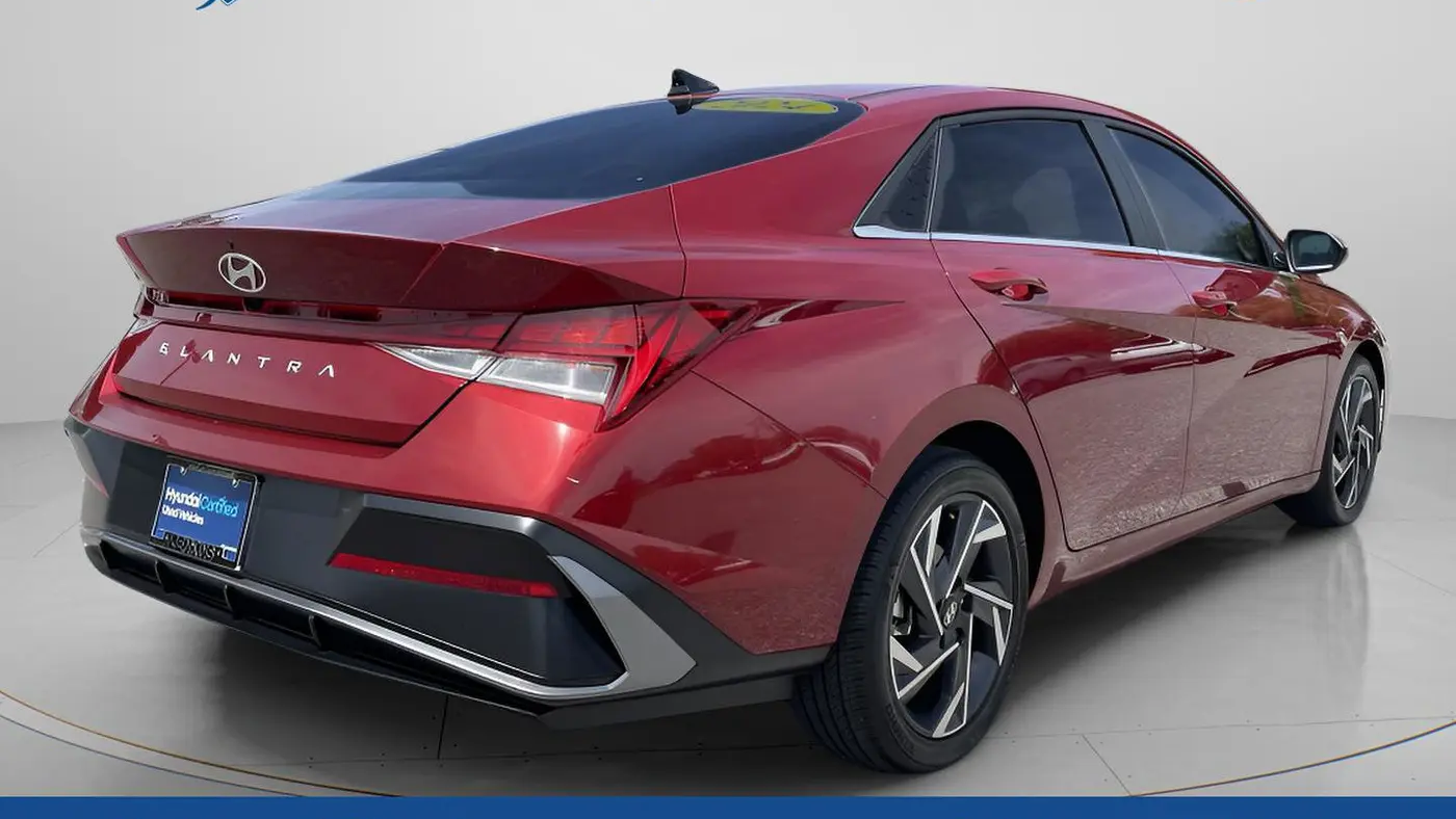 2024 Hyundai ELANTRA SEL