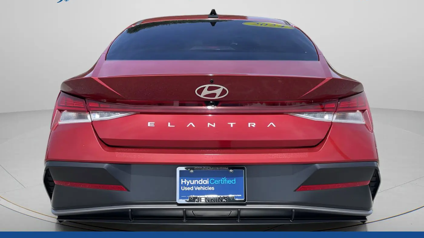 2024 Hyundai ELANTRA SEL