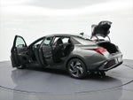 2025 Elantra Thumbnail 30