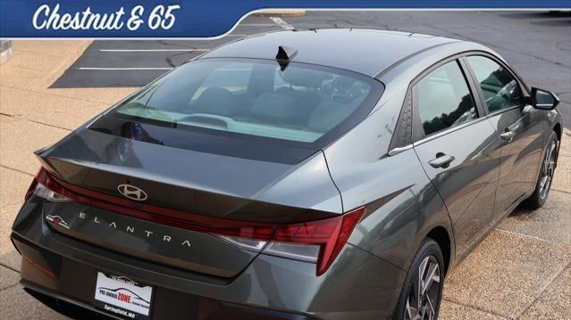 2025 Hyundai ELANTRA SEL Convenience