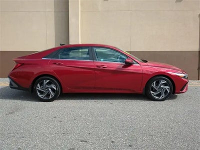 2025 Hyundai Elantra SEL Convenience 4DR Sedan