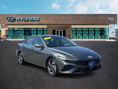 2025 Hyundai Elantra SEL Convenience 4DR Sedan