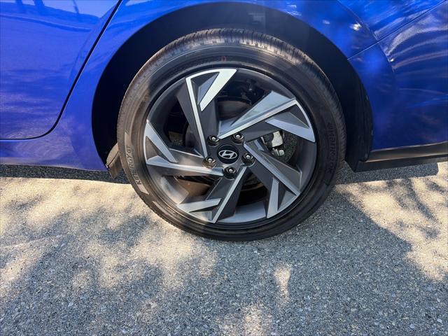 2025 Hyundai Elantra - $24,200