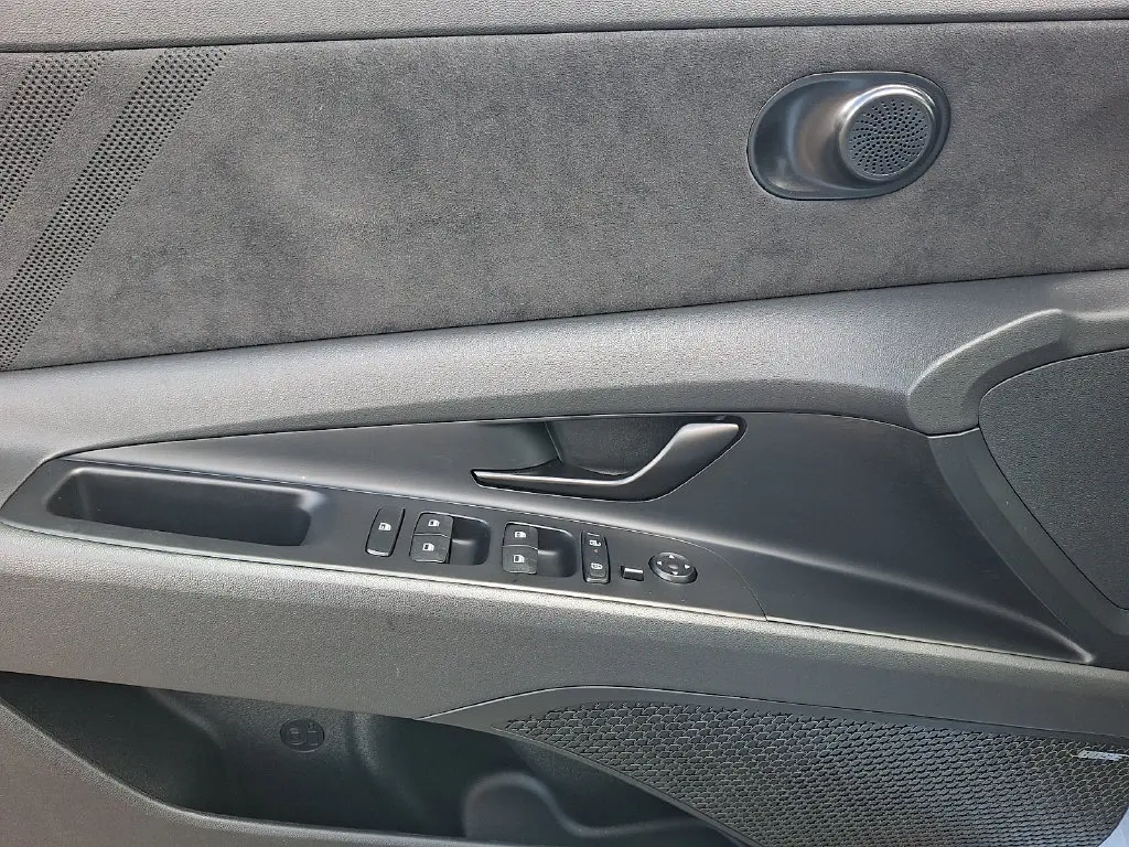 2025 Hyundai Elantra - $31,500