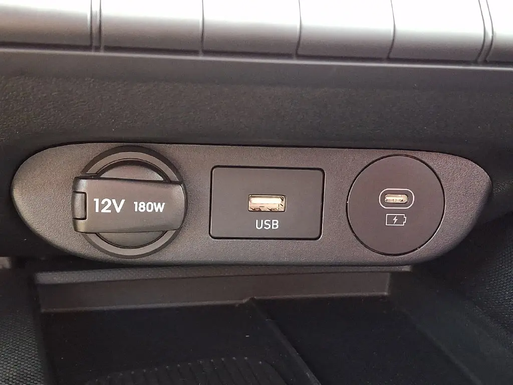 2025 Hyundai Elantra - $31,500