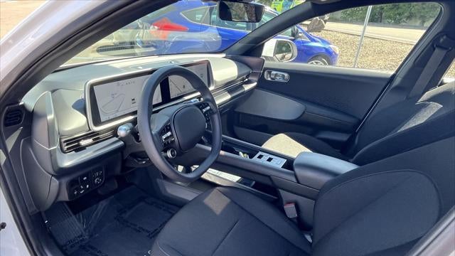2025 Hyundai IONIQ 6 SE Standard Range