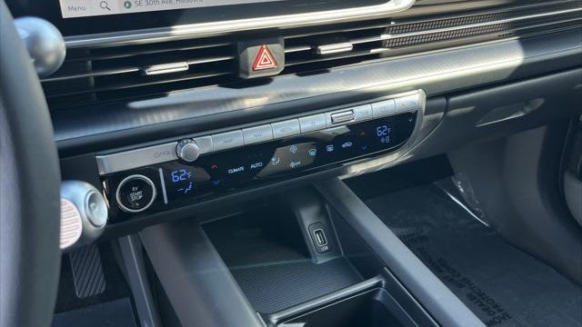 2025 Hyundai IONIQ 6 SE Standard Range