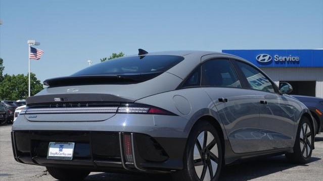 2025 Hyundai IONIQ 6 SE