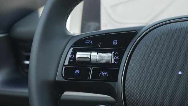 2025 Hyundai IONIQ 6 SE