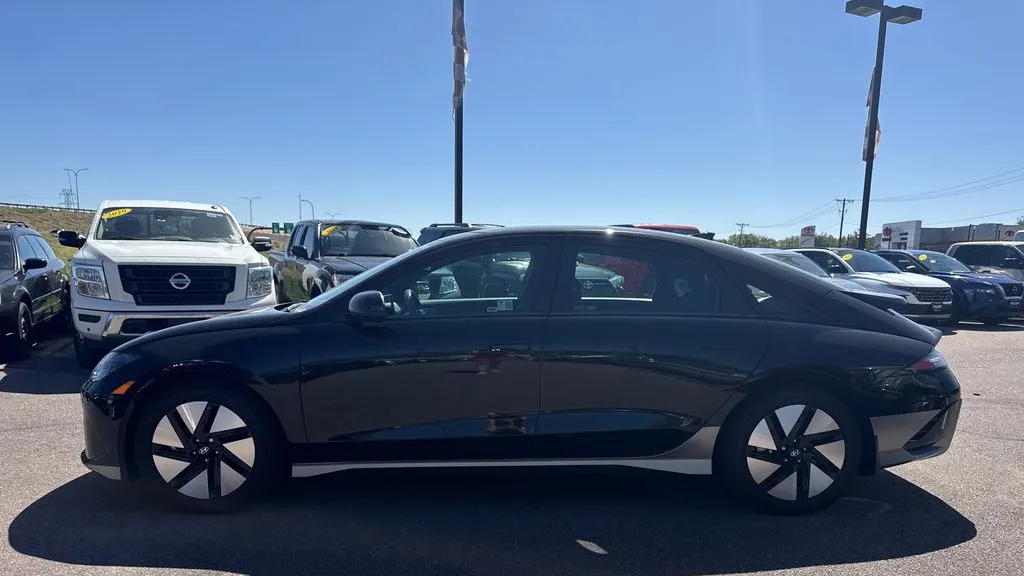 2024 Hyundai IONIQ 6 SE