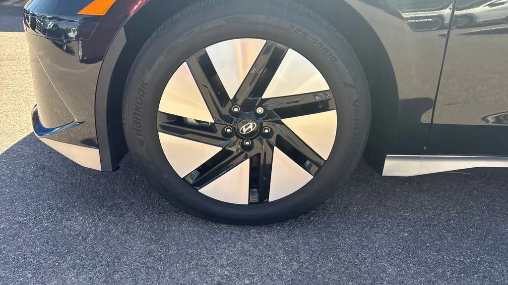 2024 Hyundai IONIQ 6 SE
