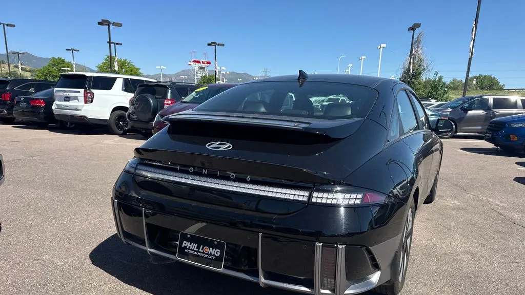 2024 Hyundai IONIQ 6 SE