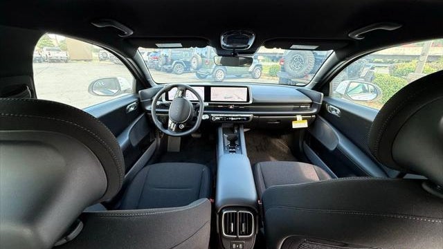 2025 Hyundai IONIQ 6 SE
