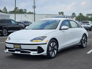 2025 Hyundai IONIQ 6 with Serenity White Exterior