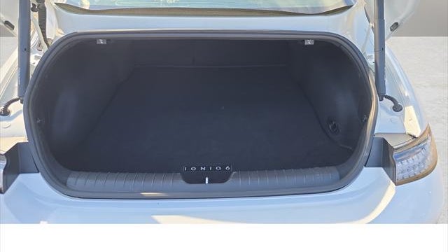 2024 Hyundai IONIQ 6 SE