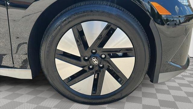 2024 Hyundai IONIQ 6 SE